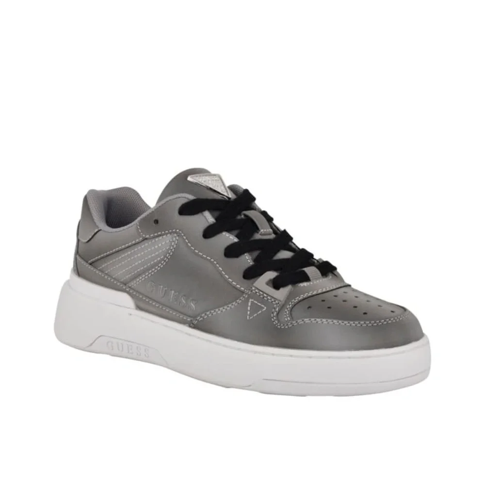 New GUESS Loagyn Sneakers SZ 7.5